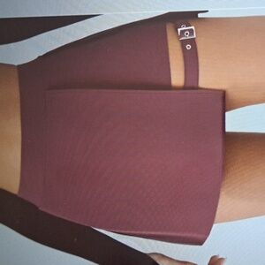 MEDIUM    HALARA BREEZEFUL CONTRAST PLEATED 2 IN 1 SKORT